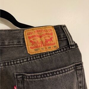 Levi’s 550 30x32 black distressed